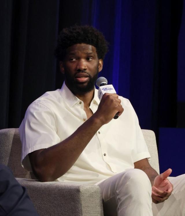 开云平台中国-离队预防针？恩比德：只想夺冠 代表哪支球队无所谓