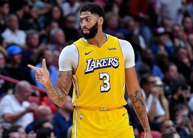 认清现实？浓眉：我们要以挑战者自居 否则别谈争冠